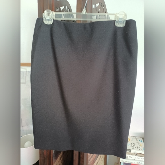 Talbots black wool pencil cut skirt. Size 2 petite - Picture 1 of 4